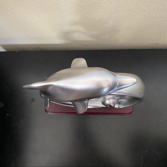 NWT HALLMARK DOLPHIN CIRCLE STATUE - Picture 6 of 7